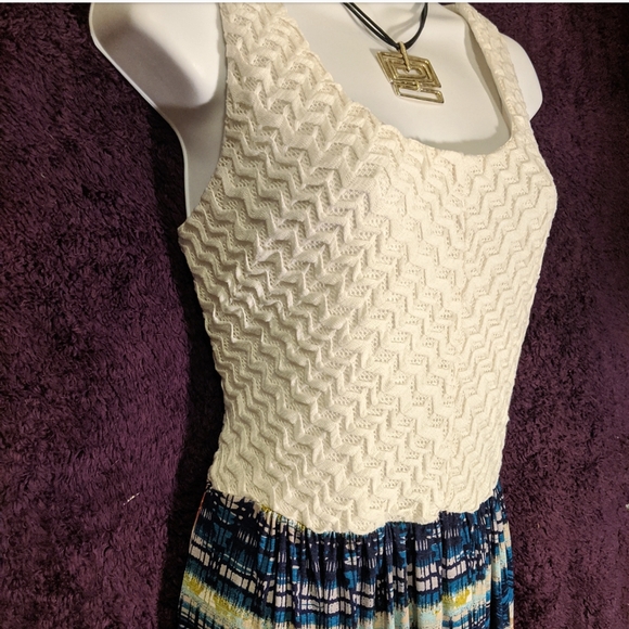 Sleeveless maxi dress, cream top, colorful skirt - Picture 3 of 5